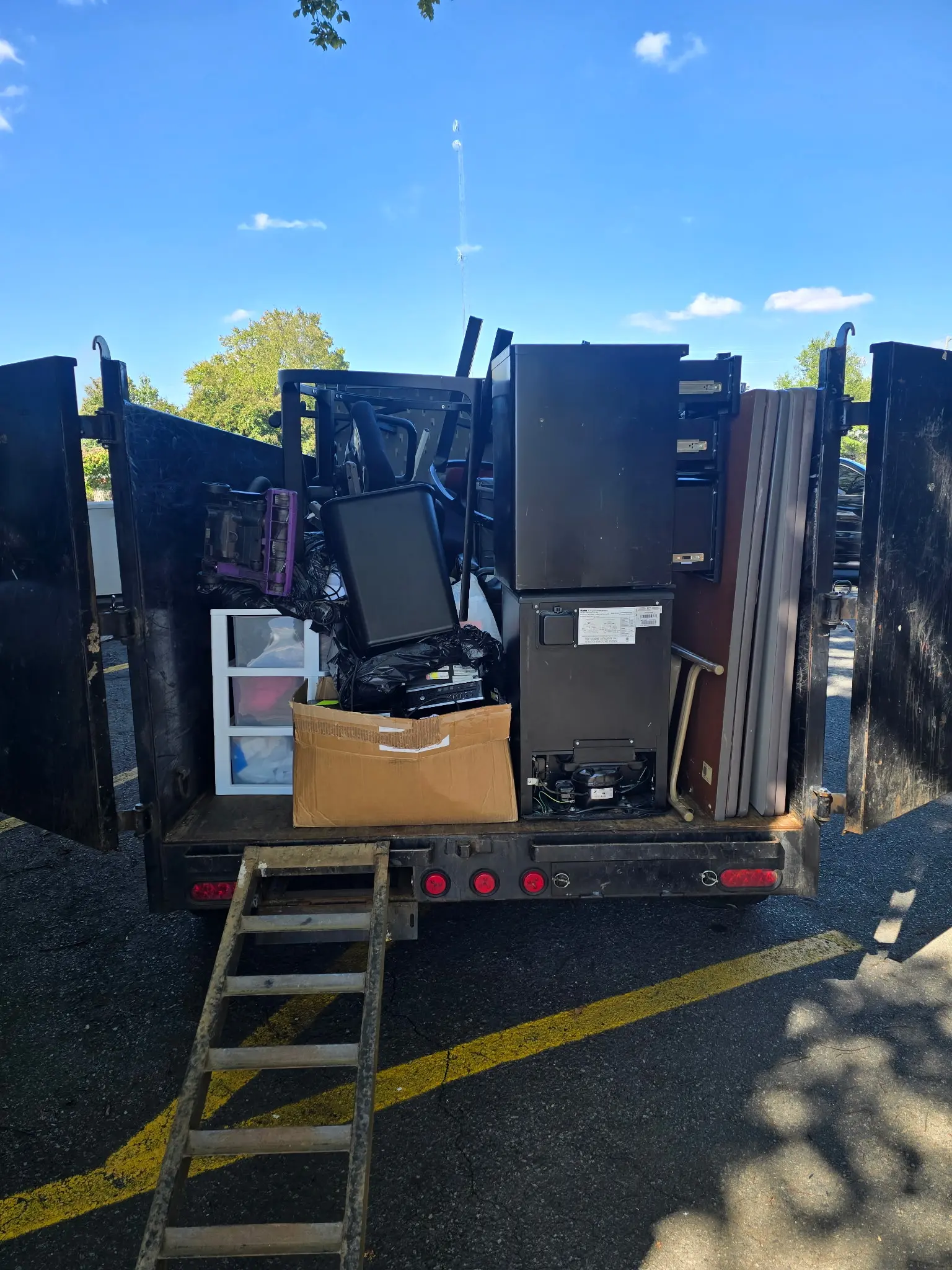 Furniture and appliance recycling junk removal in Charlotte, NC